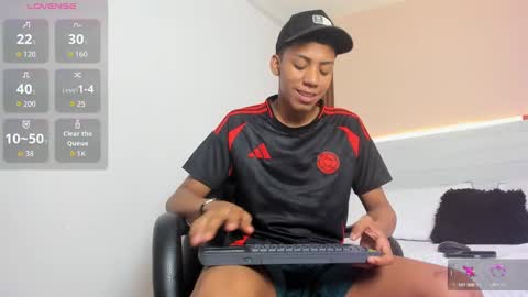 Snapshot of brunette__boy chatting on 09.10.25 Luis online show from 09.10.25