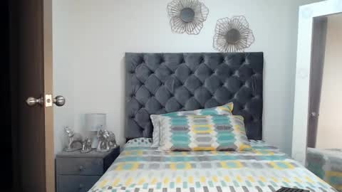 Snapshot of brunette_sex718203 chatting on 09.23.25 Violetta online show from 09.23.25