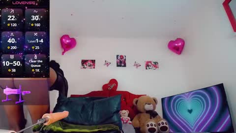 Snapshot of brunettesexy11 chatting on 12.11.24 ChannelR online show from 12.11.24