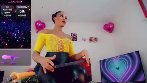 Snapshot of brunettesexy11 chatting on 12.13.24 ChannelR online show from 12.13.24