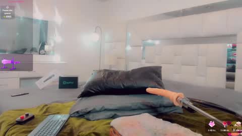 Snapshot of brunettesexy11 chatting on 02.11.25 ChannelR online show from 02.11.25