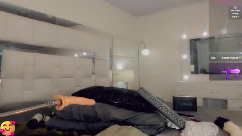 Snapshot of brunettesexy11 chatting on 02.27.25 ChannelR online show from 02.27.25