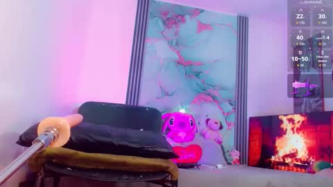 Snapshot of brunettesexy11 chatting on 09.10.25 ChannelR online show from 09.10.25