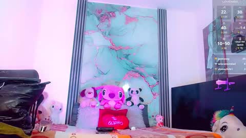 Snapshot of brunettesexy11 chatting on 09.23.25 ChannelR online show from 09.23.25