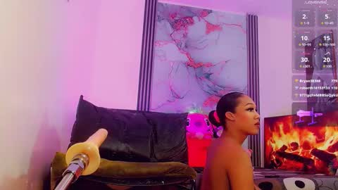 Snapshot of brunettesexy11 chatting on 10.07.25 ChannelR online show from 10.07.25