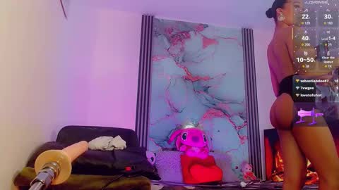 Snapshot of brunettesexy11 chatting on 10.28.25 ChannelR online show from 10.28.25