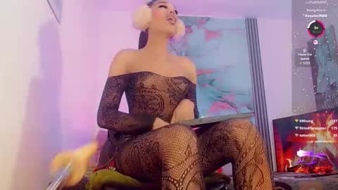 Snapshot of brunettesexy11 chatting on 11.30.25 ChannelR online show from 11.30.25