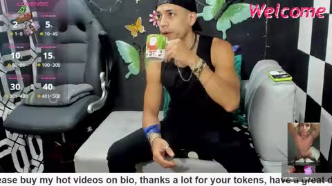 Snapshot of brunocuttie94 chatting on 03.03.25 Join my fan club here 150 tokens a month online show from 03.03.25