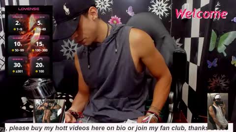 Snapshot of brunocuttie94 chatting on 10.19.25 Join my fan club here 150 tokens a month online show from 10.19.25