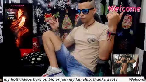 Snapshot of brunocuttie94 chatting on 11.22.25 Join my fan club here 150 tokens a month online show from 11.22.25