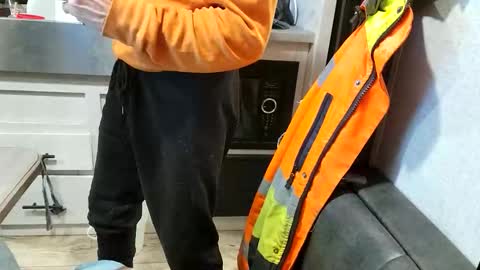 Snapshot of brushsquach chatting on 01.10.26 Steve... aka SkinnieDippin aka TimberTramp online show from 01.10.26