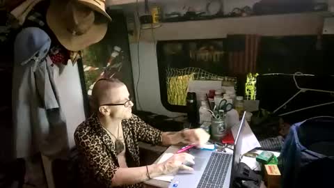 Snapshot of brushsquach chatting on 03.19.26 Steve... aka SkinnieDippin aka TimberTramp online show from 03.19.26