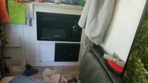 Snapshot of brushsquach chatting on 03.20.26 Steve... aka SkinnieDippin aka TimberTramp online show from 03.20.26