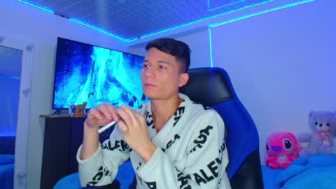 BRYAM INDEPENDENT MODEL online show from 01.24.25