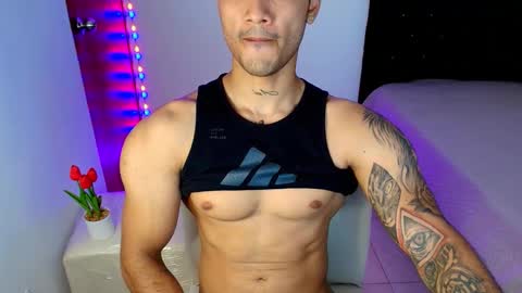 Snapshot of bryan_boy_ chatting on 11.14.25 bryan online show from 11.14.25