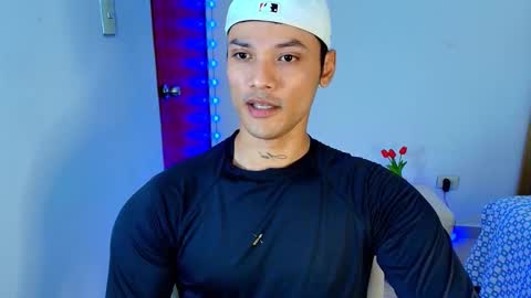 Snapshot of bryan_boy_ chatting on 12.13.25 bryan online show from 12.13.25