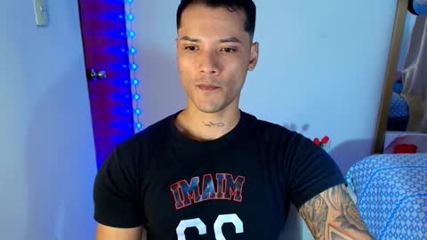 Snapshot of bryan_boy_ chatting on 12.21.25 bryan online show from 12.21.25