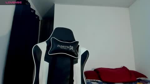 Snapshot of bryan_oficials chatting on 12.18.25 bryan_oficials online show from 12.18.25