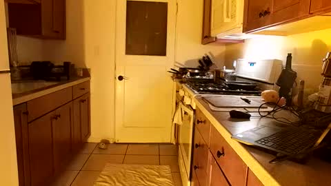 bottom freak online show from 03.02.25