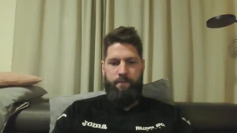 bubblebee1982 online show from 12.19.24