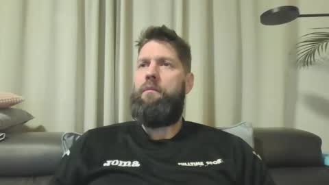 bubblebee1982 online show from 12.20.24