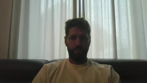 bubblebee1982 online show from 10.15.25