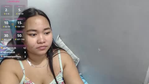 Snapshot of bubblebuttpinay chatting on 03.09.25 Sunshine online show from 03.09.25