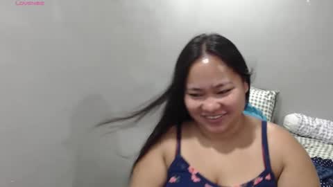 Snapshot of bubblebuttpinay chatting on 10.20.25 Sunshine online show from 10.20.25