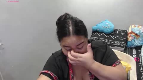 Snapshot of bubblebuttpinay chatting on 11.26.25 Sunshine online show from 11.26.25