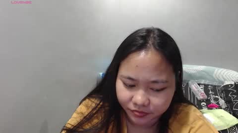 Snapshot of bubblebuttpinay chatting on 12.04.25 Sunshine online show from 12.04.25