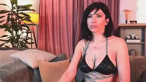 Snapshot of bubblecum4 chatting on 02.05.25 MayaCroft online show from 02.05.25