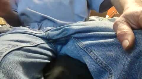 Snapshot of bubby_sexy chatting on 10.31.25 bubby_sexy online show from 10.31.25