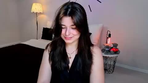 Snapshot of buckssbunny chatting on 06.26.26 Ari online show from 06.26.26
