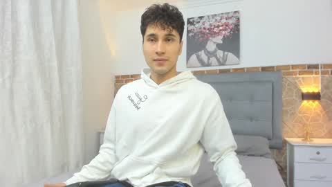 Snapshot of buddy_whitte chatting on 01.20.25 Buddy Whitte online show from 01.20.25