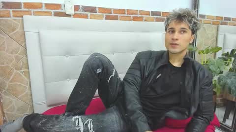 Snapshot of buddy_whitte chatting on 09.21.25 Buddy Whitte online show from 09.21.25