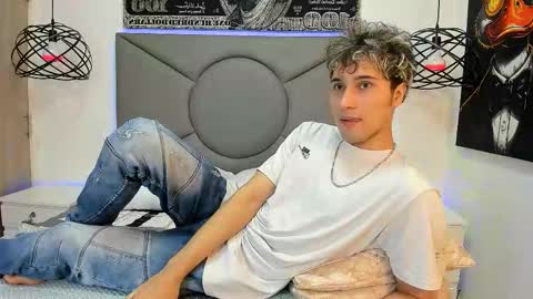 Snapshot of buddy_whitte chatting on 10.27.25 Buddy Whitte online show from 10.27.25