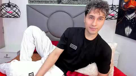 Snapshot of buddy_whitte chatting on 11.25.25 Buddy Whitte online show from 11.25.25