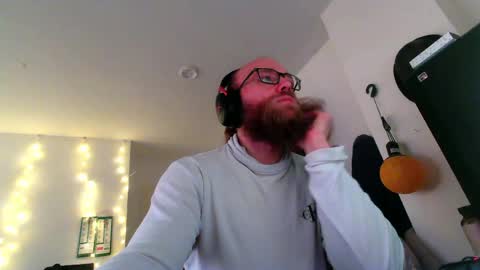Snapshot of buhalteris chatting on 05.10.26 Lukas online show from 05.10.26