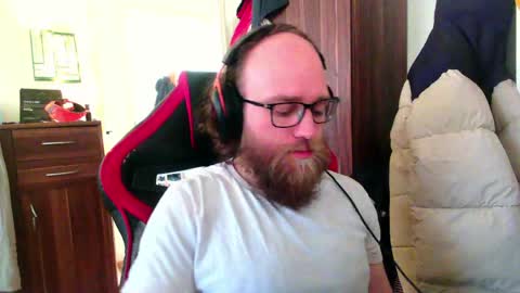 Snapshot of buhalteris chatting on 05.22.26 Lukas online show from 05.22.26