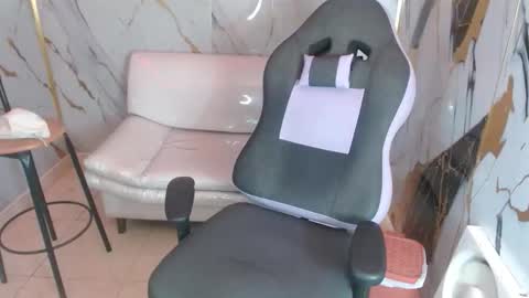 Snapshot of bull_cam chatting on 02.04.26 bull_cam online show from 02.04.26