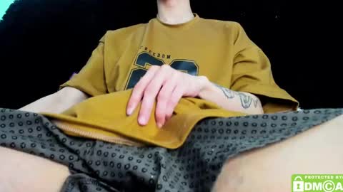 Snapshot of bumblubee chatting on 12.06.24 Tonny online show from 12.06.24