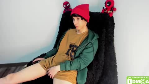 Snapshot of bumblubee chatting on 12.20.24 Tonny online show from 12.20.24