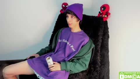 Snapshot of bumblubee chatting on 12.24.24 Tonny online show from 12.24.24