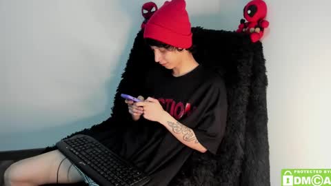 Snapshot of bumblubee chatting on 12.29.24 Tonny online show from 12.29.24