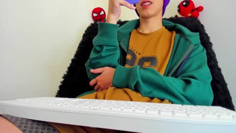 Snapshot of bumblubee chatting on 02.20.25 Tonny online show from 02.20.25