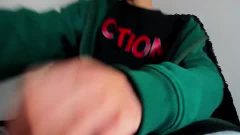 Snapshot of bumblubee chatting on 03.03.25 Tonny online show from 03.03.25