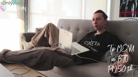 Snapshot of bumbum_kalibum chatting on 09.12.25 Ivan online show from 09.12.25