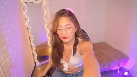 Snapshot of bunni_tay chatting on 10.07.25 Bunni online show from 10.07.25