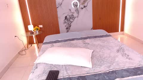 Rossi Hill online show from 03.20.26