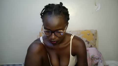 Snapshot of bunny_bliss1 chatting on 04.05.26 bunny_bliss1 online show from 04.05.26